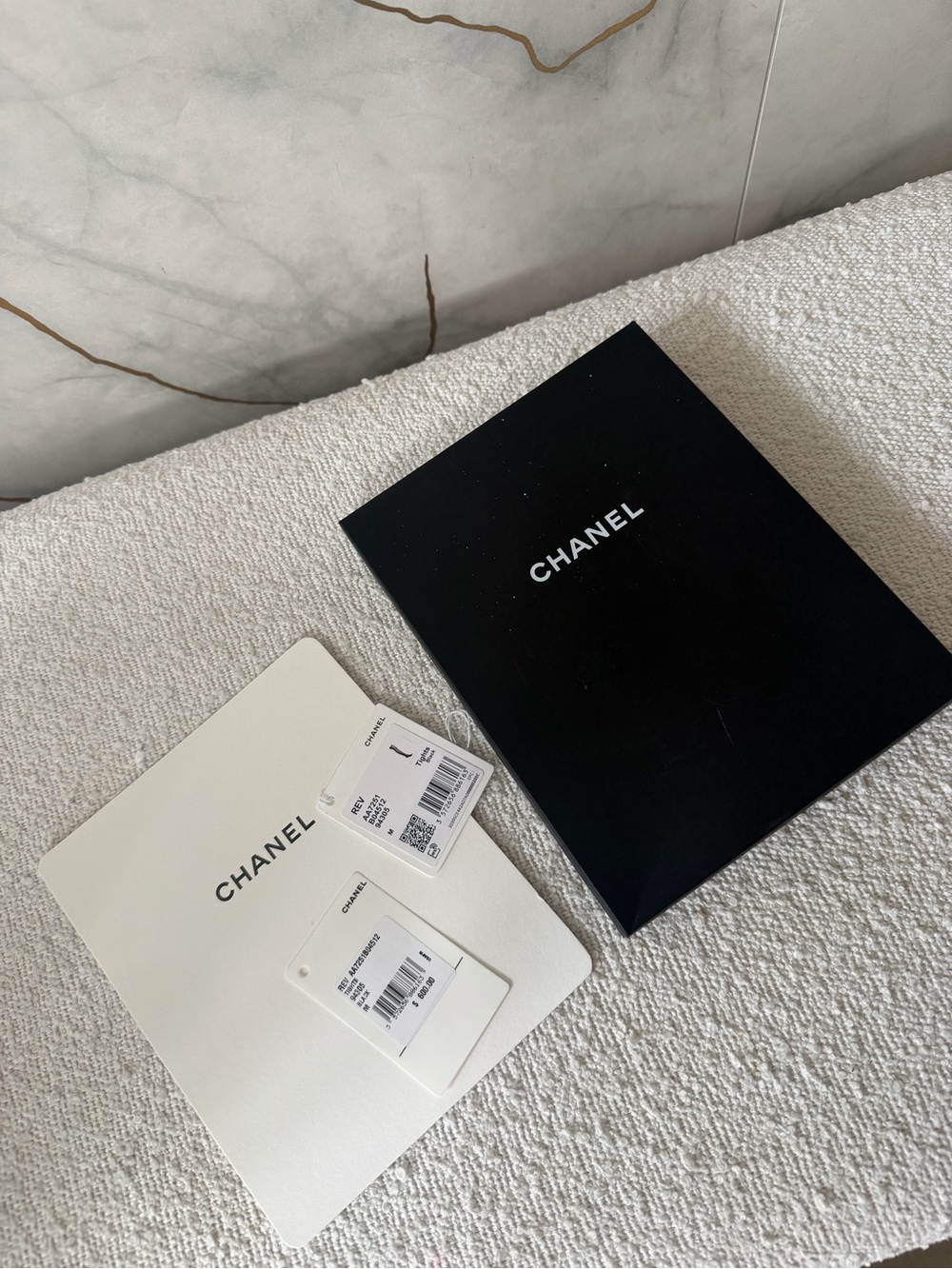CHANEL Women's tights box